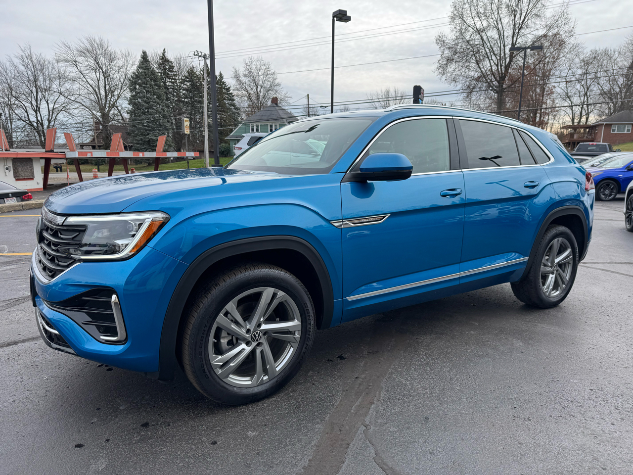 2024 Volkswagen Atlas Cross Sport 2.0T SEL R-Line 4MOTION