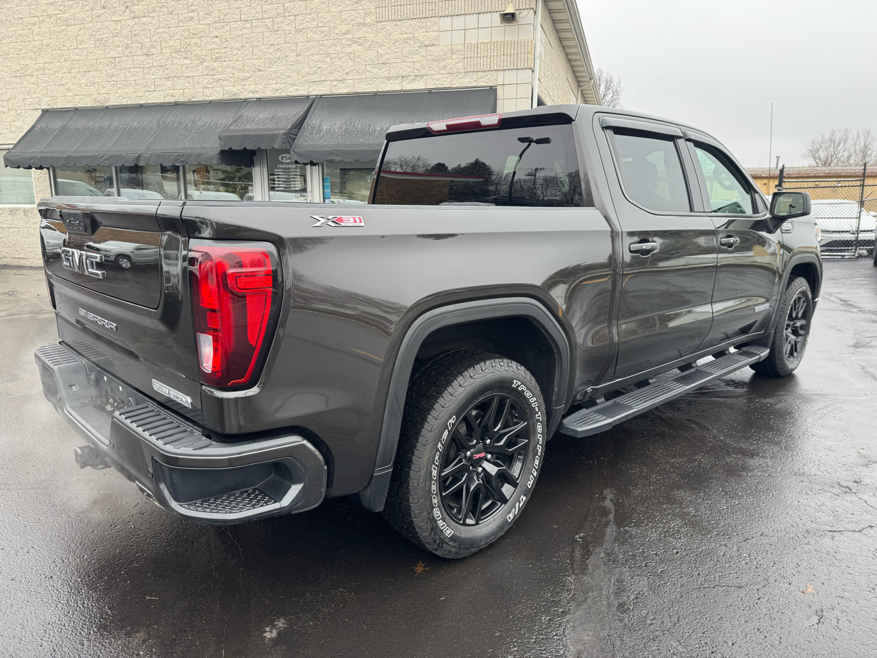 GMC Sierra 1500 Limited 4WD Crew Cab 147" Elevation 2022