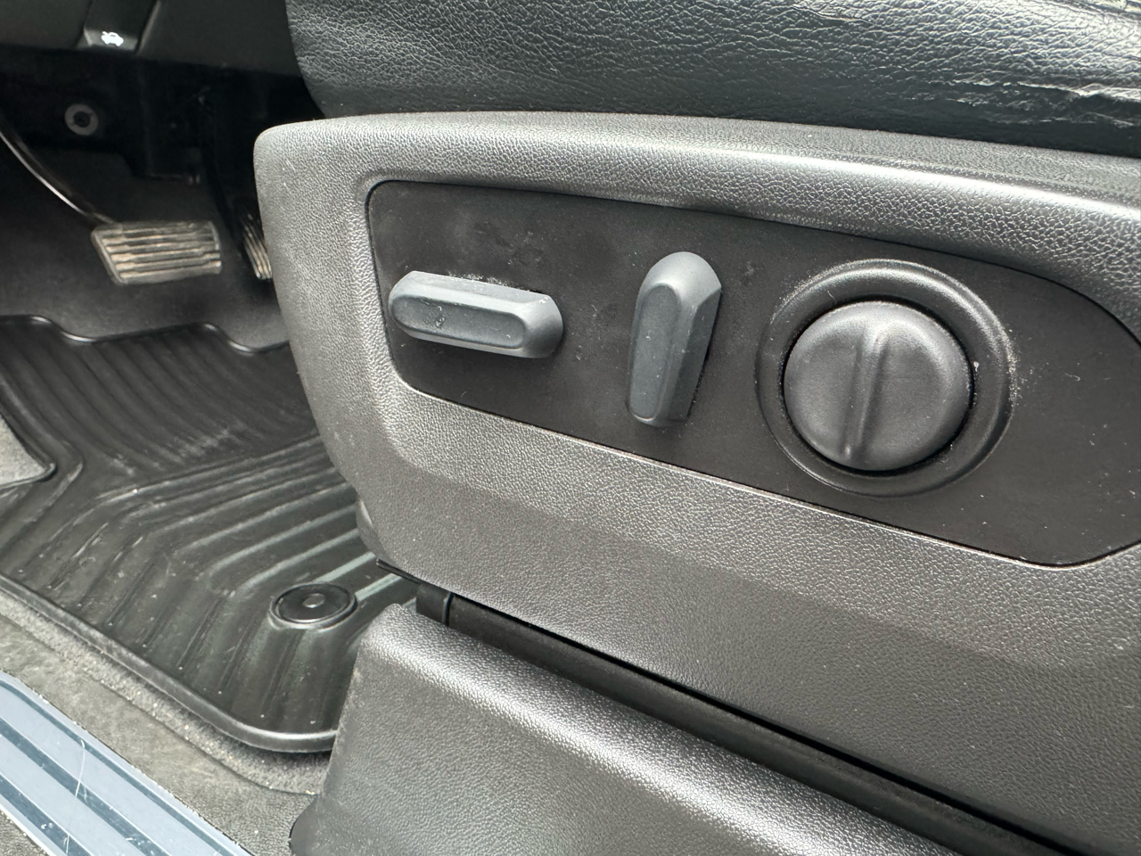 GMC Sierra 1500 Limited 4WD Crew Cab 147" Elevation 2022