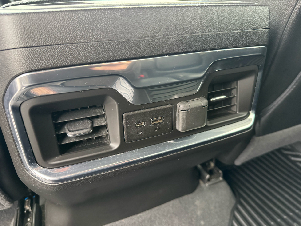 GMC Sierra 1500 Limited 4WD Crew Cab 147" Elevation 2022