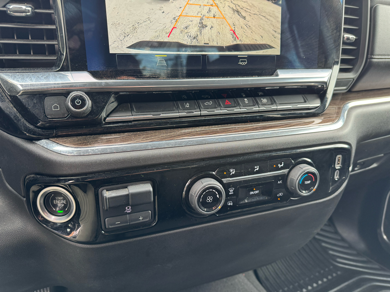 Chevrolet Silverado 2500HD 4WD Crew Cab 172" LT 2024