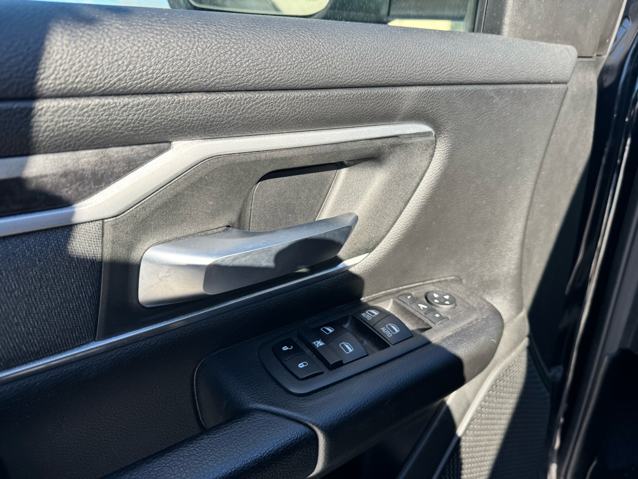 RAM 1500 Big Horn 4x4 Quad Cab 6'4" Box 2022