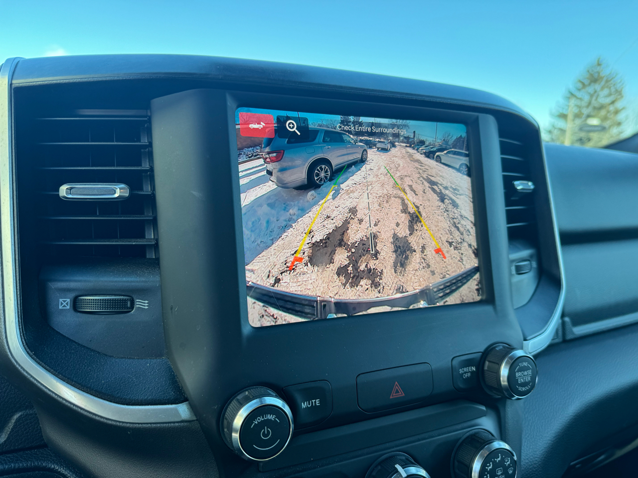 RAM 1500 Big Horn 4x4 Quad Cab 6'4" Box 2022