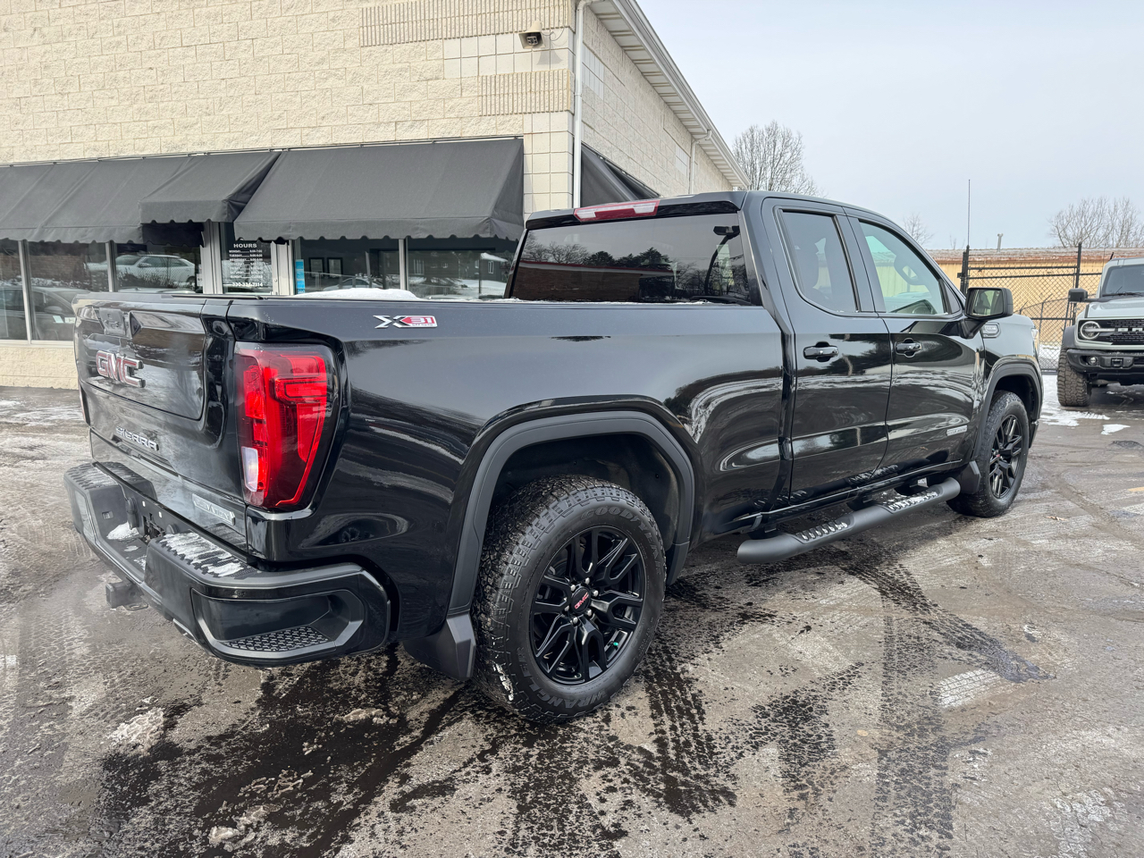 GMC Sierra 1500 Limited 4WD Double Cab 147" Elevation 2022