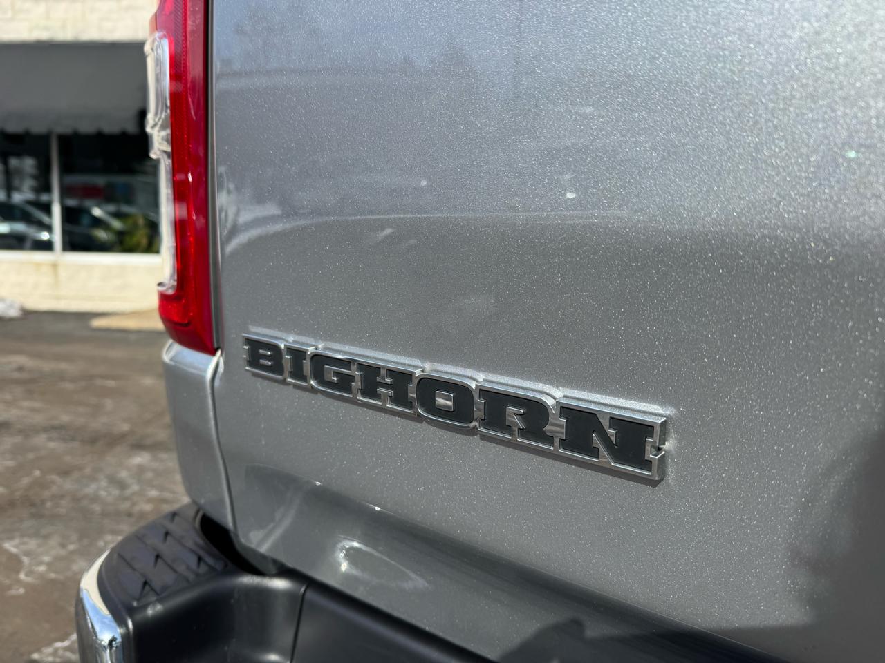 RAM 1500 Big Horn 4x4 Quad Cab 6'4" Box 2021