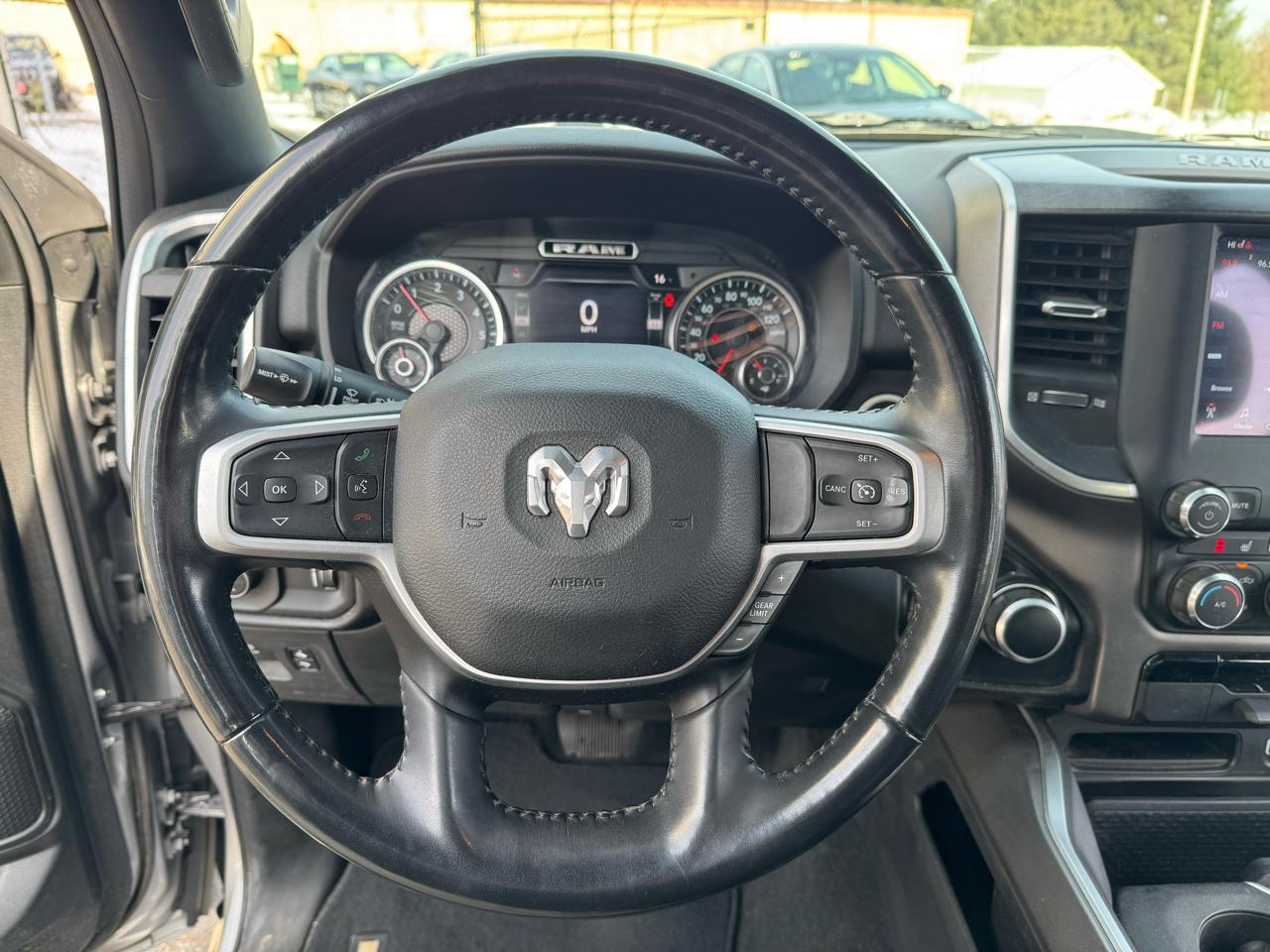 RAM 1500 Big Horn 4x4 Quad Cab 6'4" Box 2021