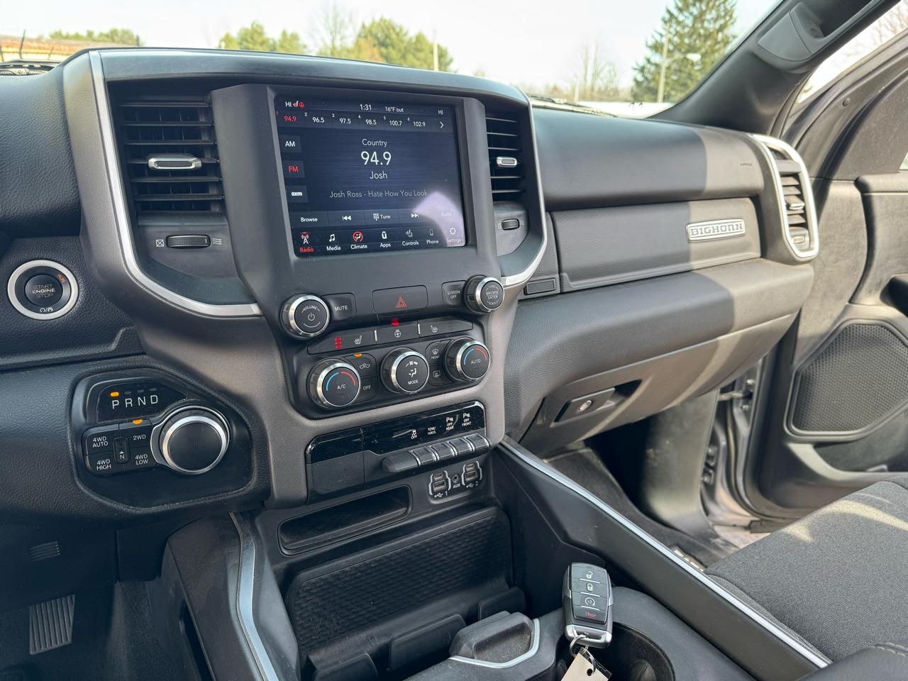 RAM 1500 Big Horn 4x4 Quad Cab 6'4" Box 2021