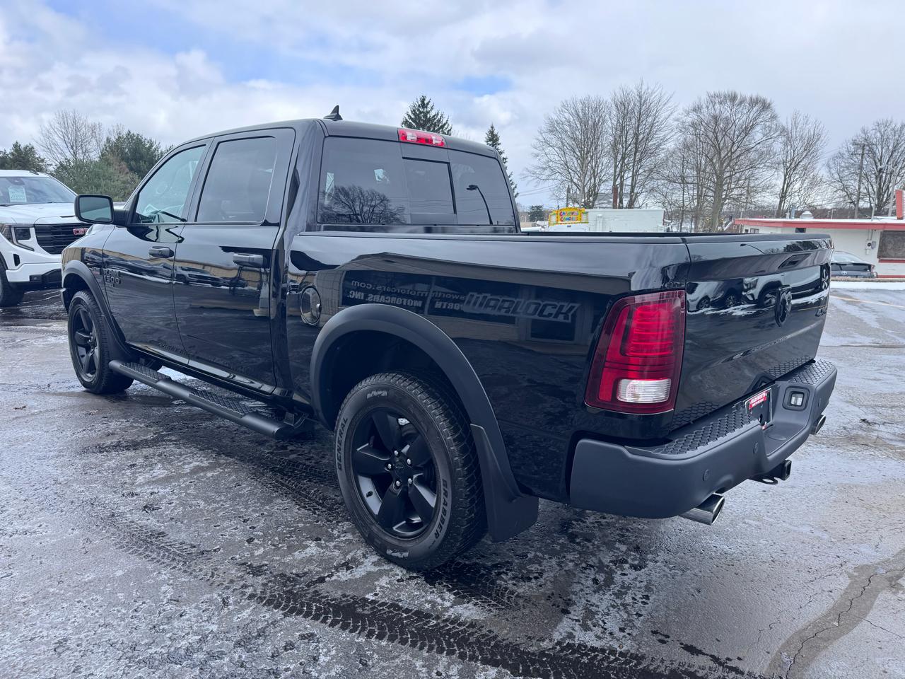 RAM 1500 Classic Warlock 4x4 Crew Cab 5'7" Box 2020