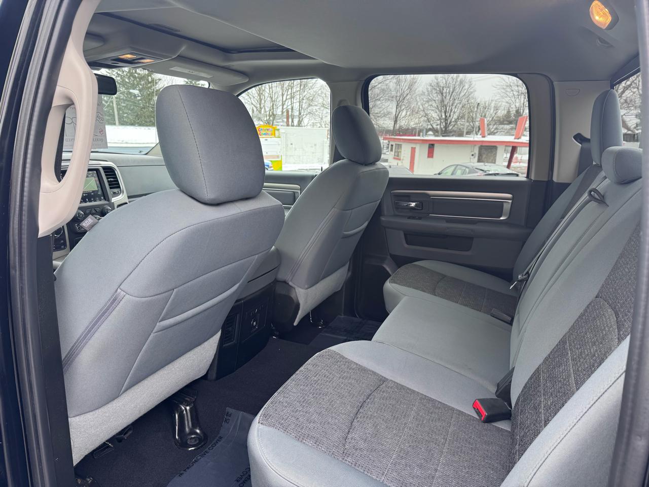 RAM 1500 Classic Warlock 4x4 Crew Cab 5'7" Box 2020