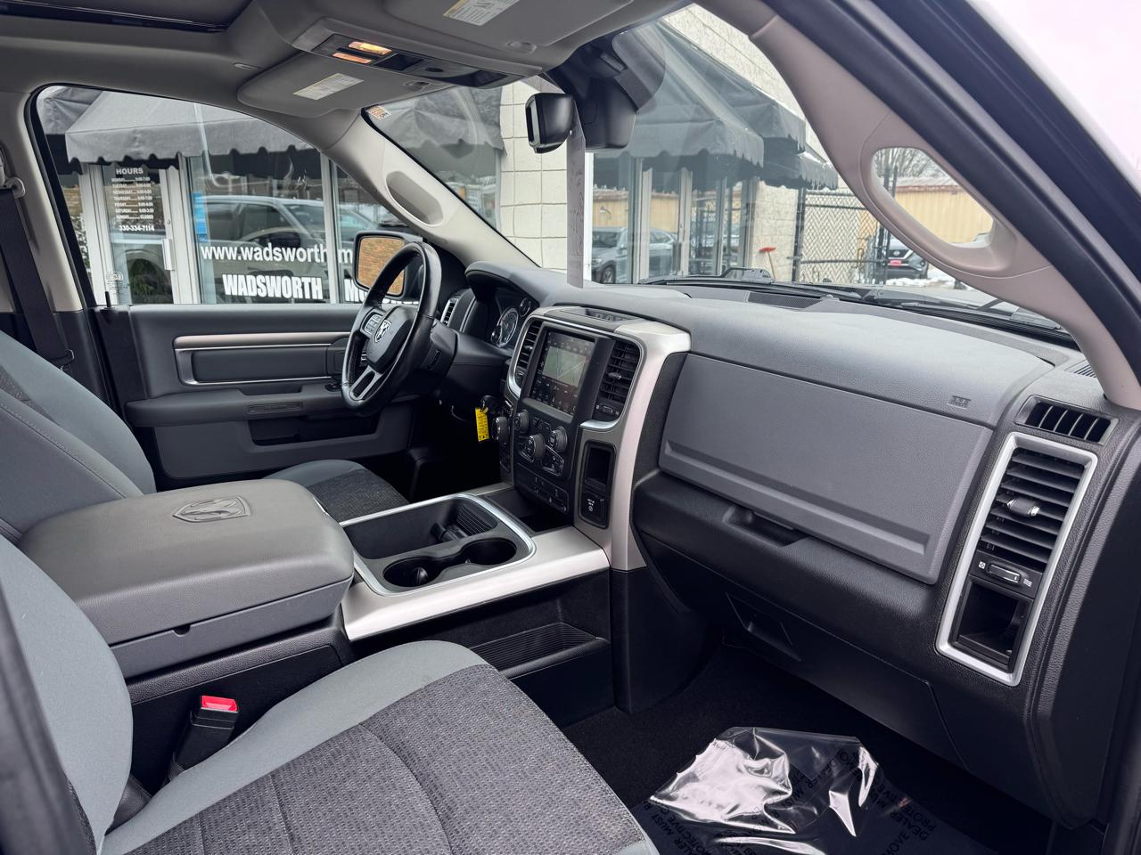 RAM 1500 Classic Warlock 4x4 Crew Cab 5'7" Box 2020