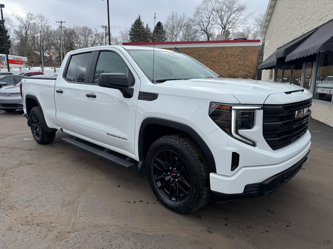 GMC Sierra 1500 4WD Crew Cab 157" Pro 2024