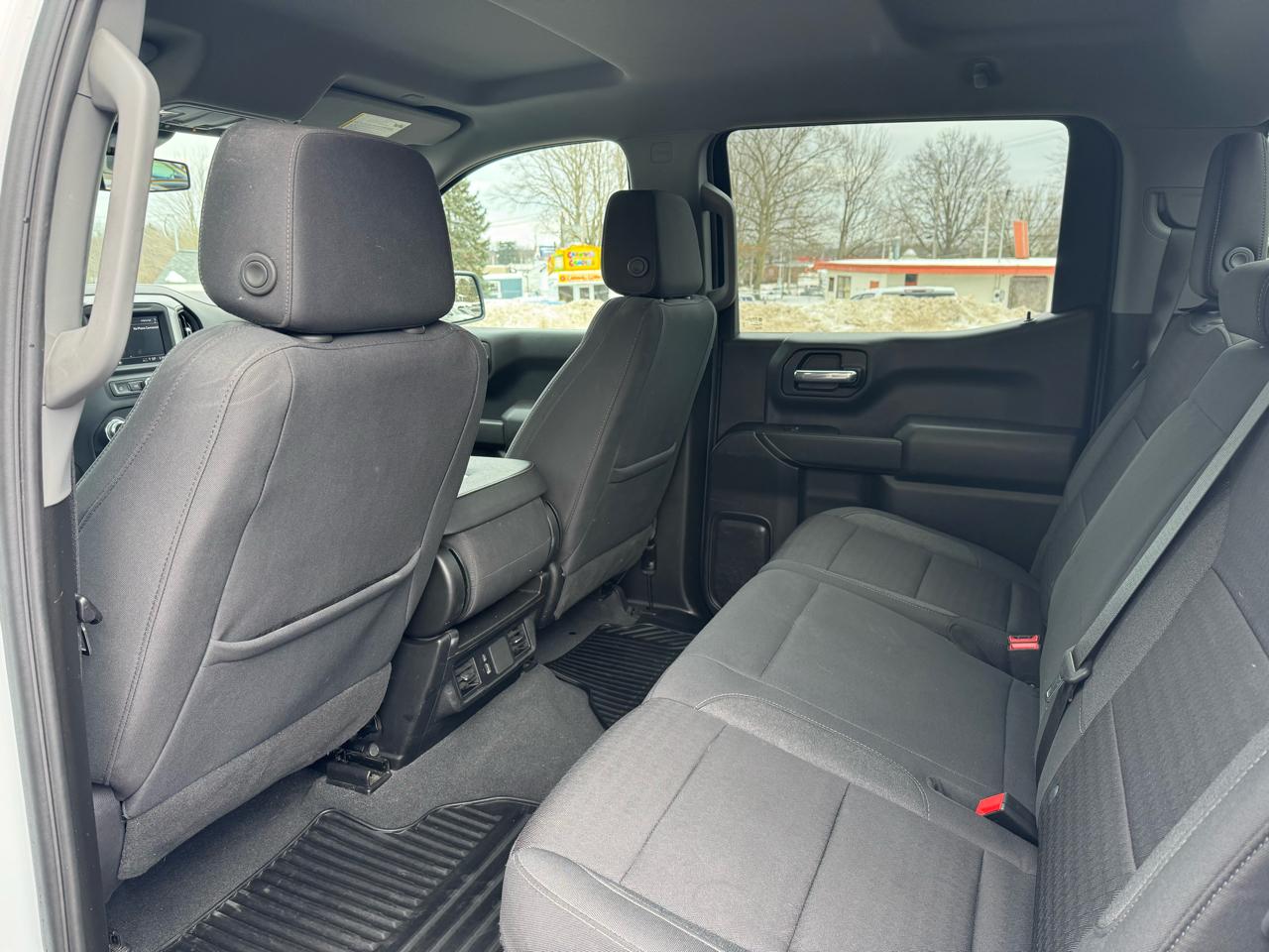 GMC Sierra 1500 4WD Crew Cab 157" Pro 2024