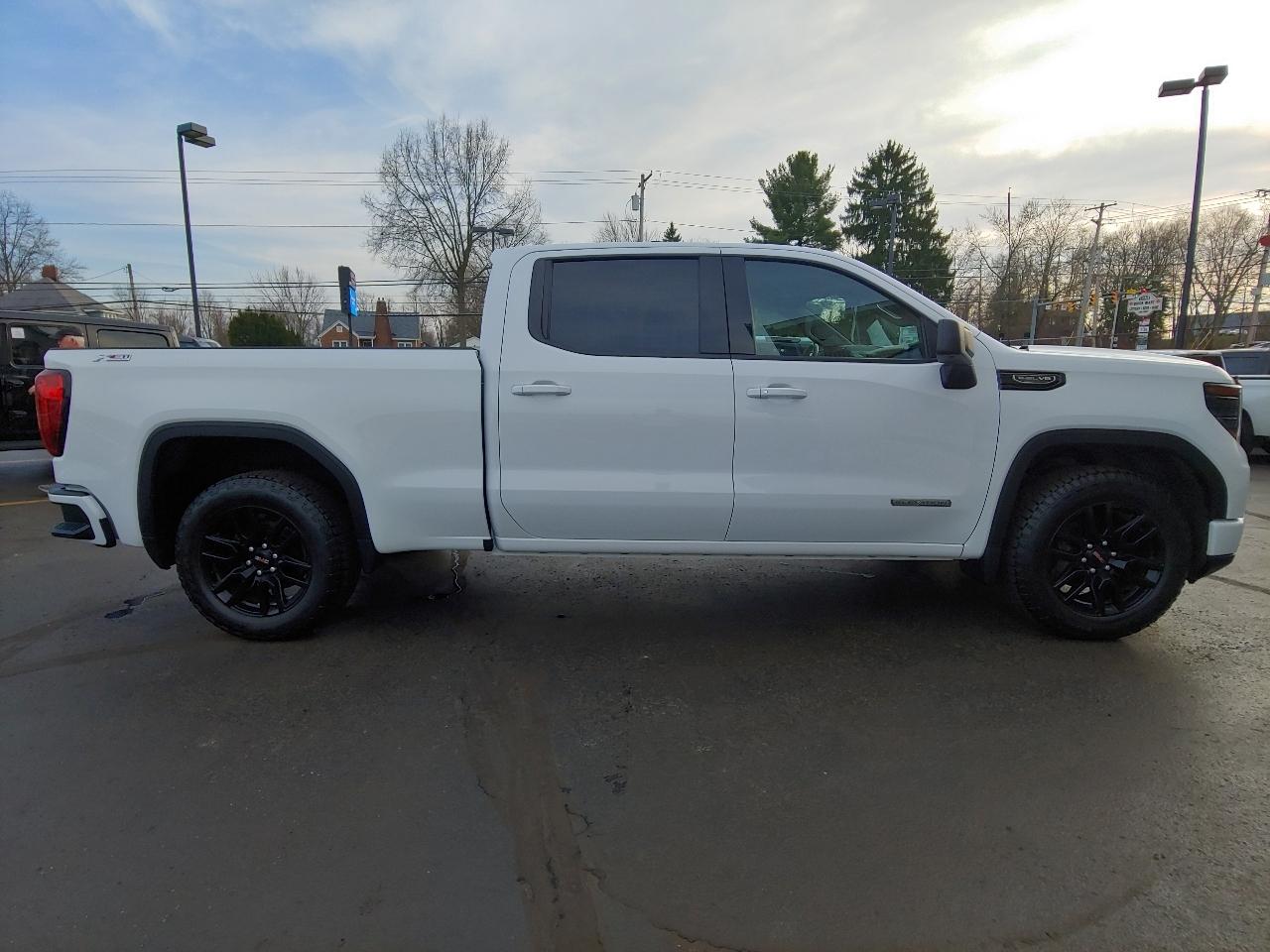 GMC Sierra 1500 4WD Crew Cab 157" Elevation 2023