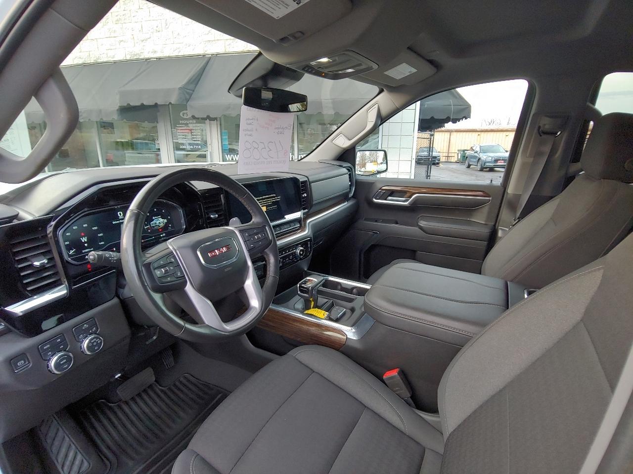 GMC Sierra 1500 4WD Crew Cab 157" Elevation 2023