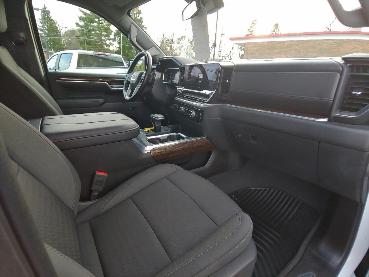 GMC Sierra 1500 4WD Crew Cab 157" Elevation 2023