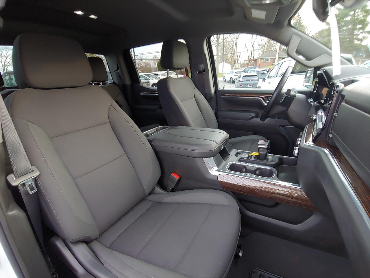 GMC Sierra 1500 4WD Crew Cab 157" Elevation 2023