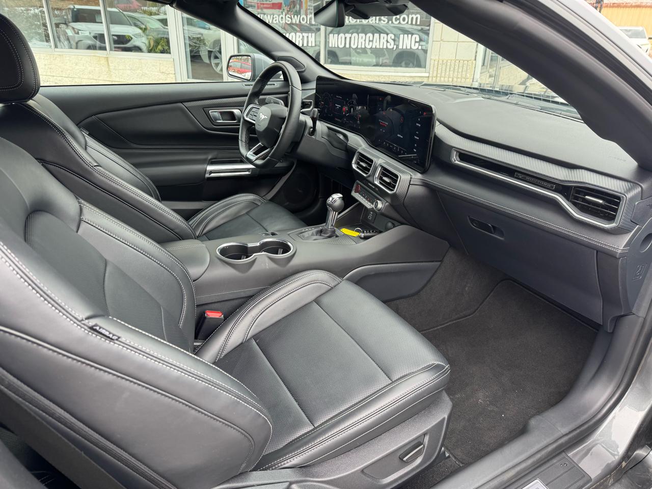 Ford Mustang EcoBoost Convertible 2025