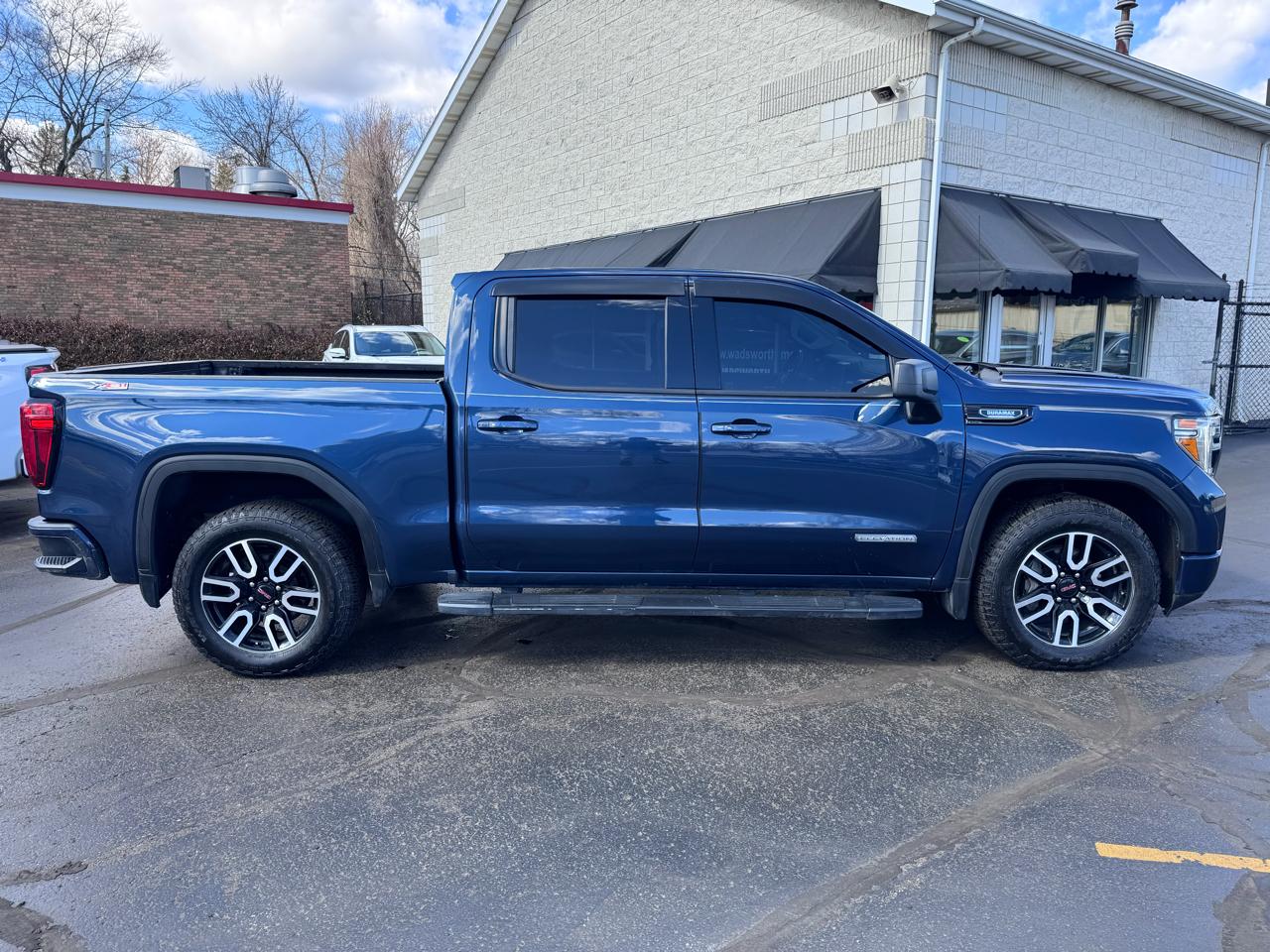 GMC Sierra 1500 4WD Crew Cab 147" Elevation w/3SB 2021