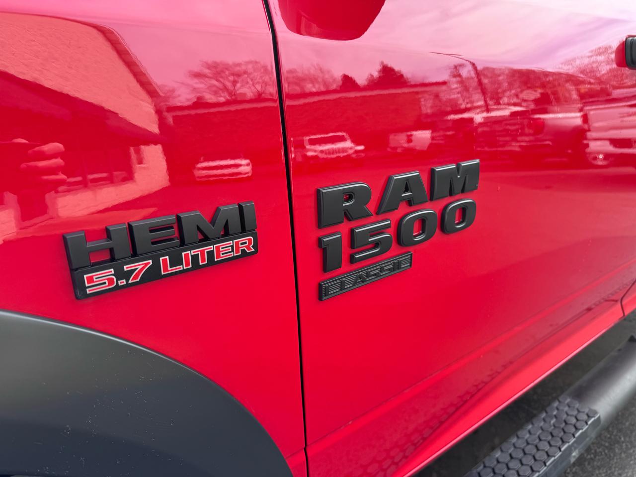 RAM 1500 Classic Warlock 4x4 Crew Cab 5'7" Box 2024