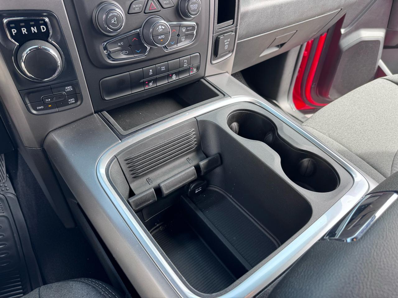 RAM 1500 Classic Warlock 4x4 Crew Cab 5'7" Box 2024