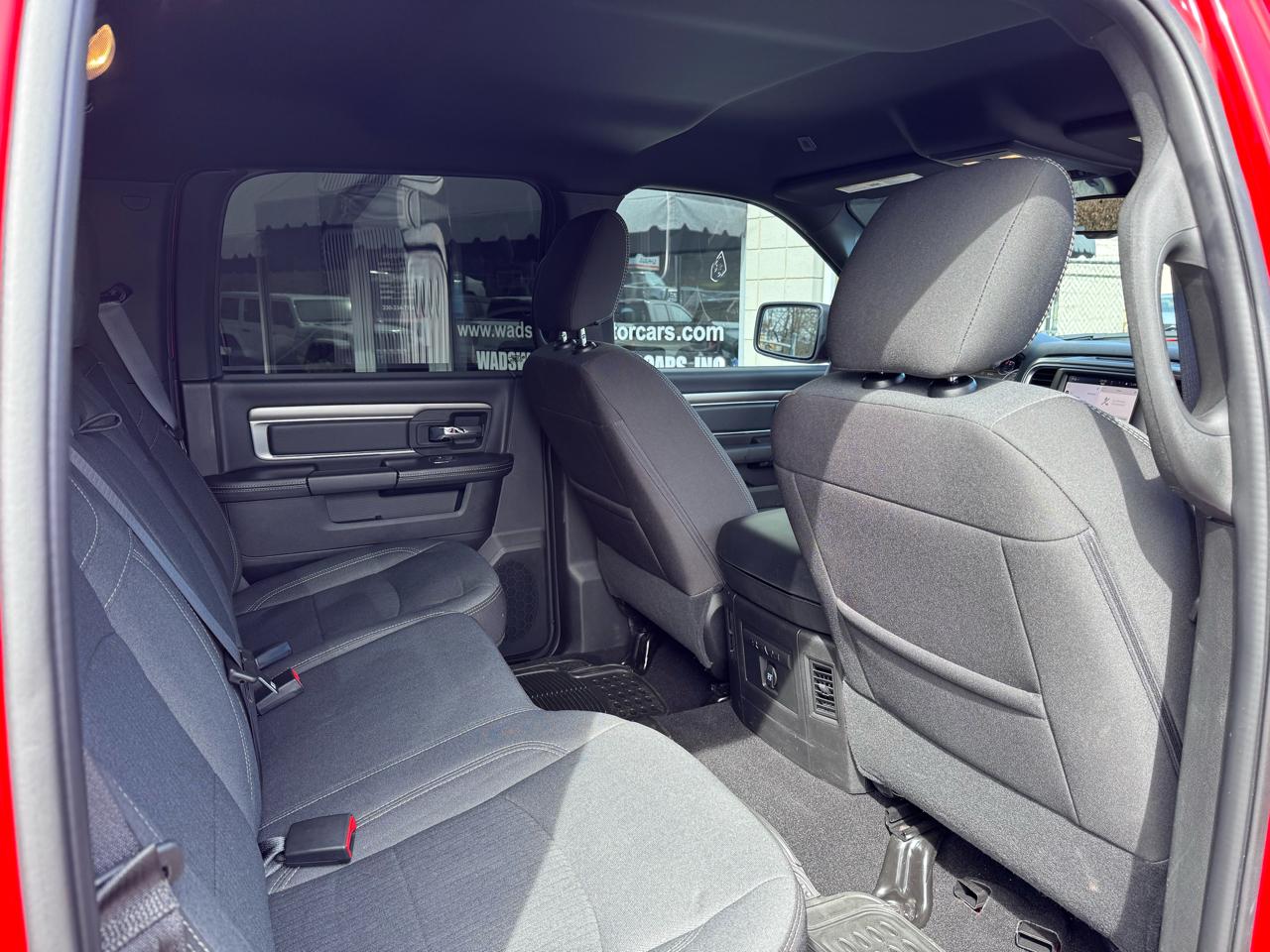 RAM 1500 Classic Warlock 4x4 Crew Cab 5'7" Box 2024