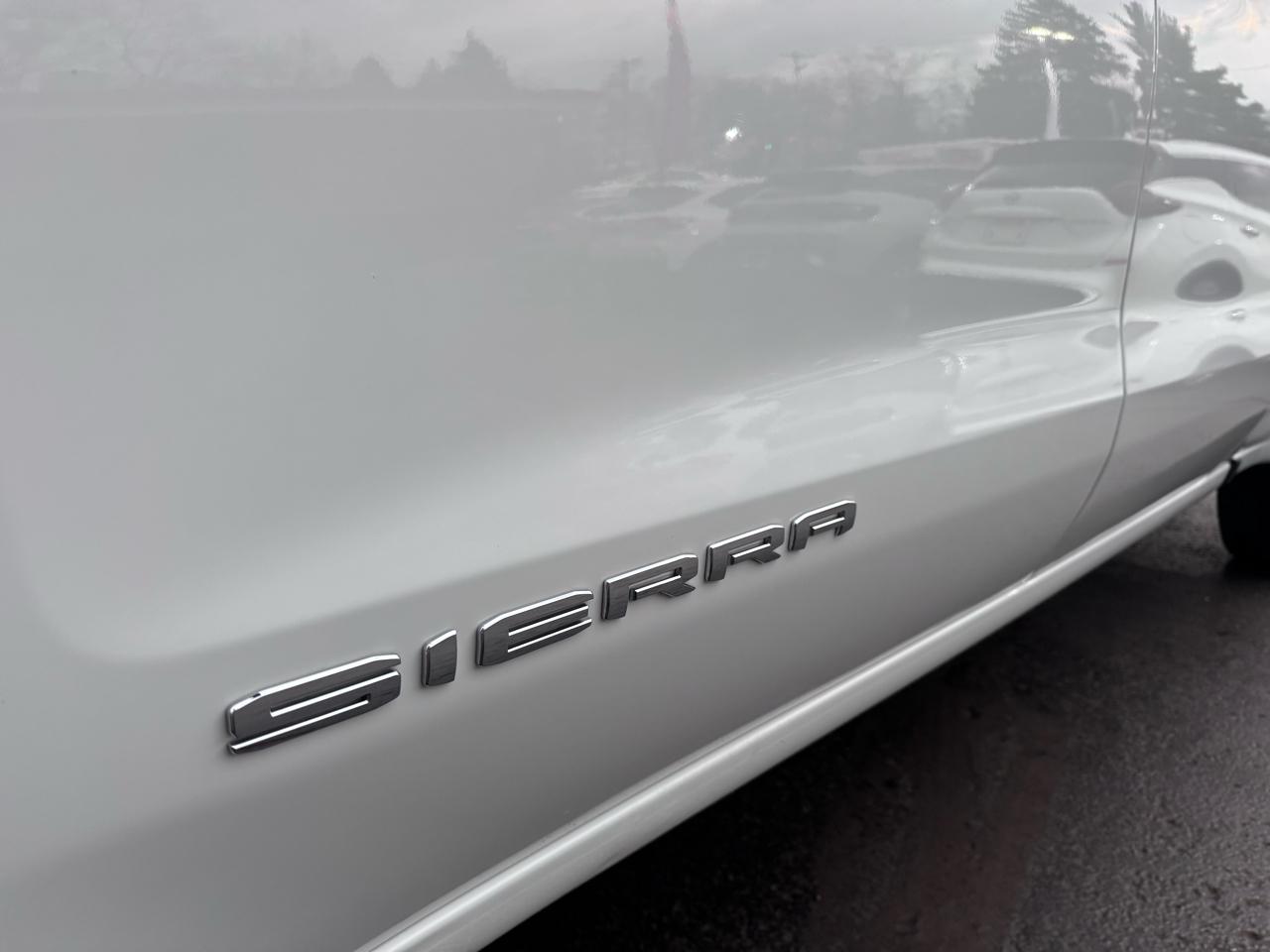 GMC Sierra 1500 Limited 4WD Crew Cab 157" SLE 2022