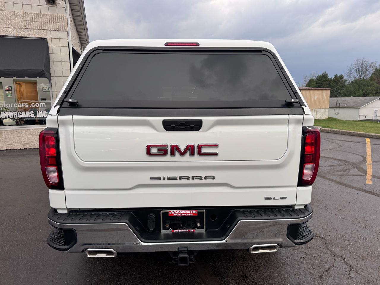 GMC Sierra 1500 Limited 4WD Crew Cab 157" SLE 2022