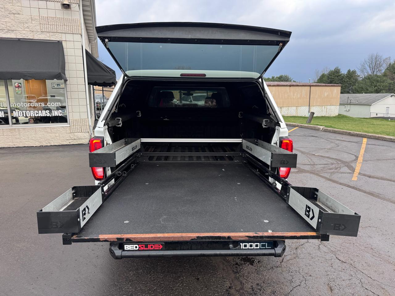 GMC Sierra 1500 Limited 4WD Crew Cab 157" SLE 2022