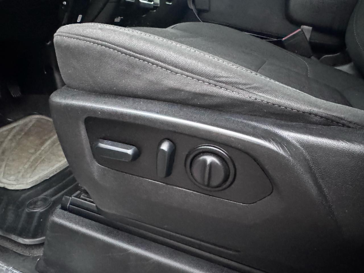 GMC Sierra 1500 Limited 4WD Crew Cab 157" SLE 2022