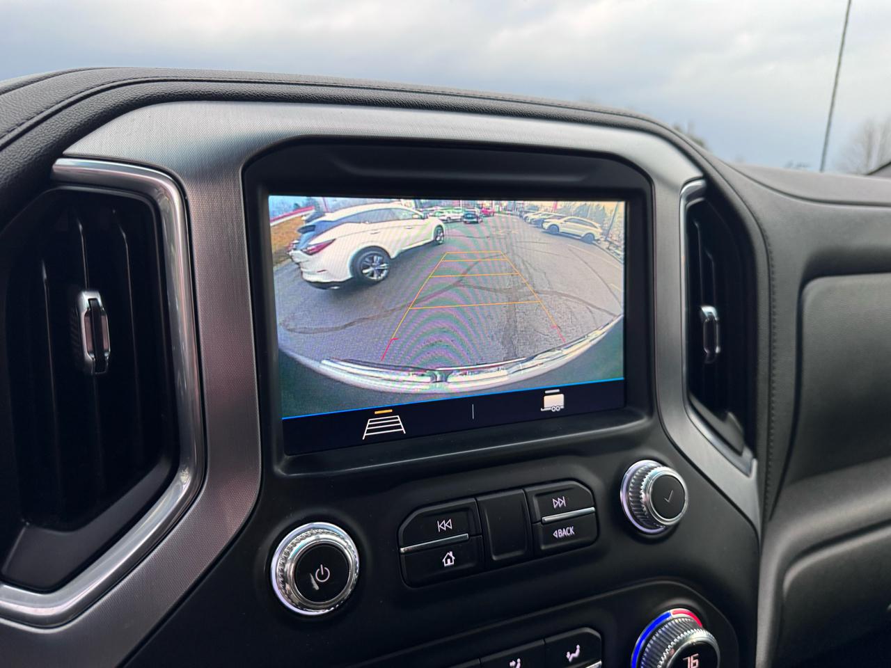 GMC Sierra 1500 Limited 4WD Crew Cab 157" SLE 2022