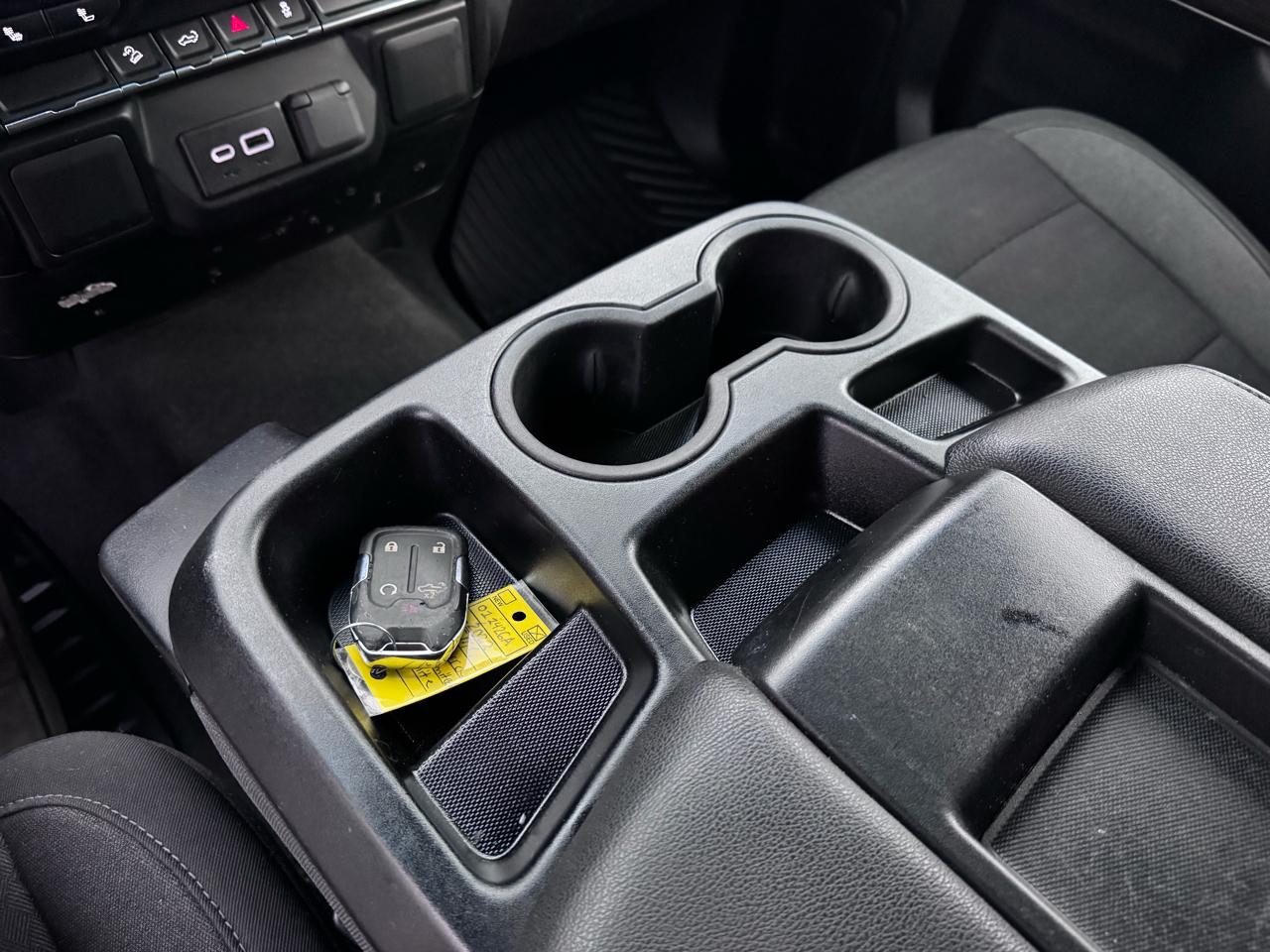 GMC Sierra 1500 Limited 4WD Crew Cab 157" SLE 2022