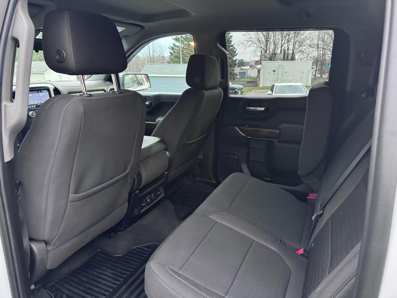 GMC Sierra 1500 Limited 4WD Crew Cab 157" SLE 2022