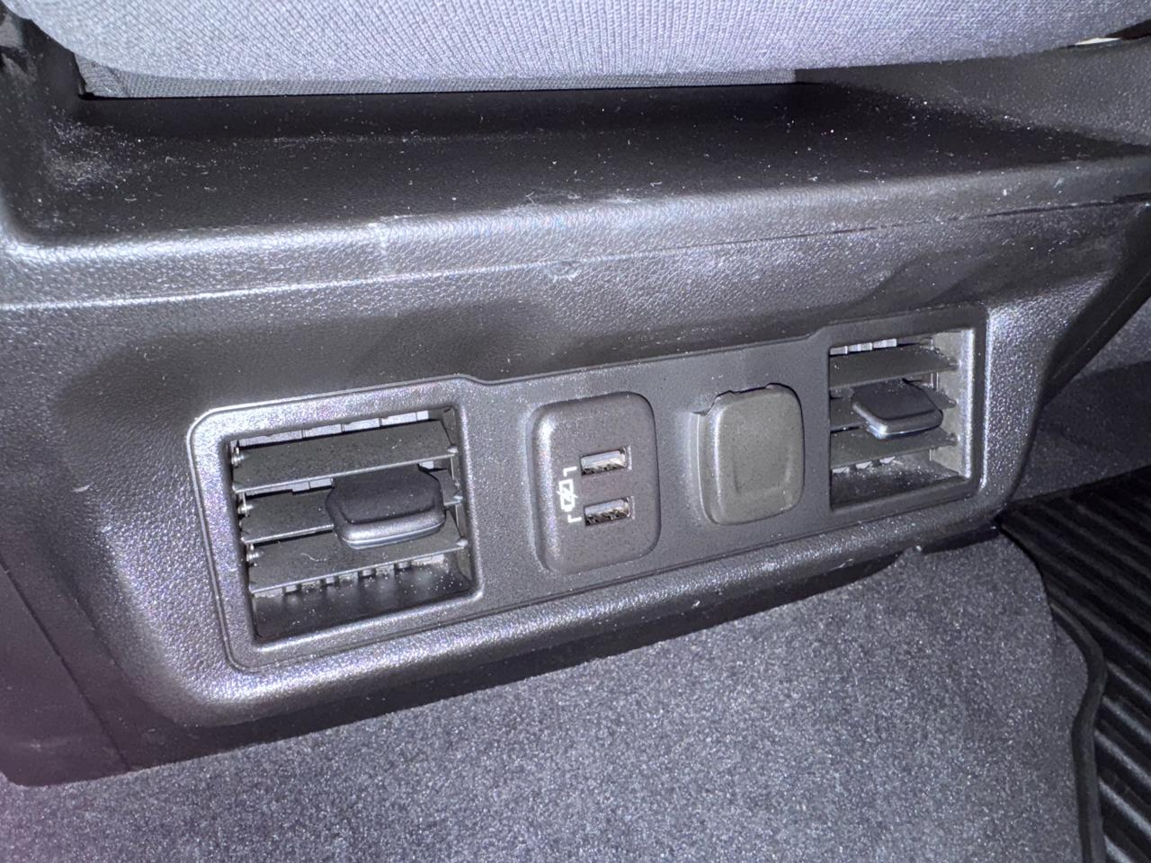 GMC Sierra 1500 Limited 4WD Crew Cab 157" SLE 2022