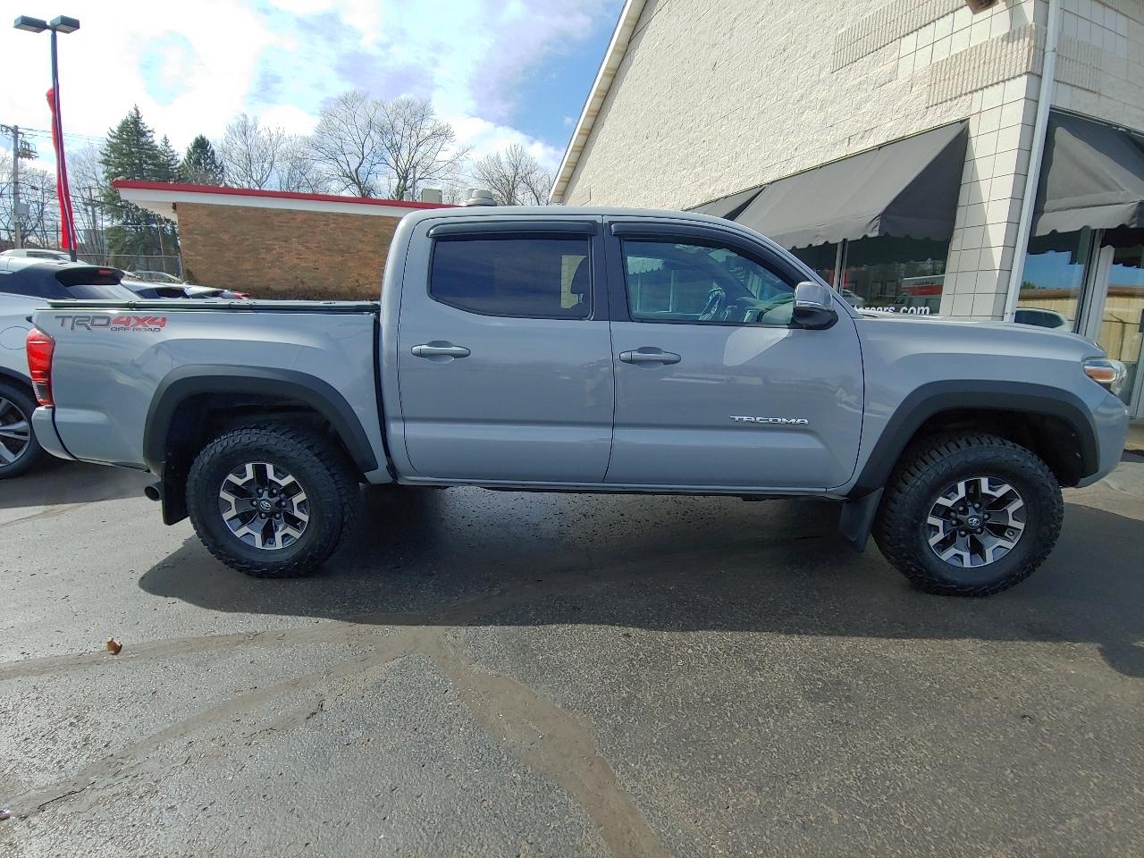 Toyota Tacoma TRD Off Road Double Cab 5' Bed V6 4x4 AT (Natl) 2018