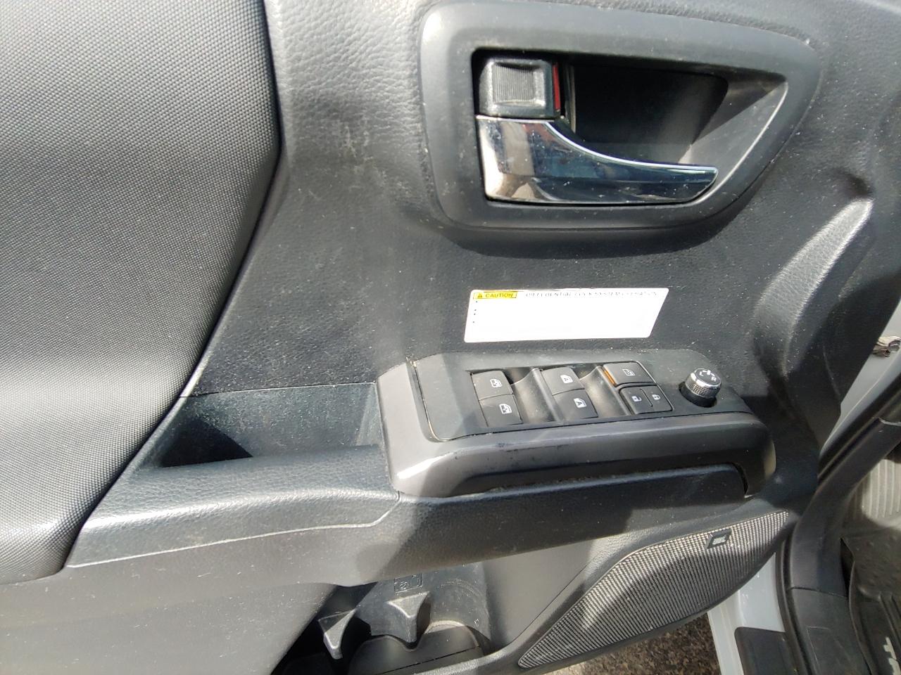 Toyota Tacoma TRD Off Road Double Cab 5' Bed V6 4x4 AT (Natl) 2018