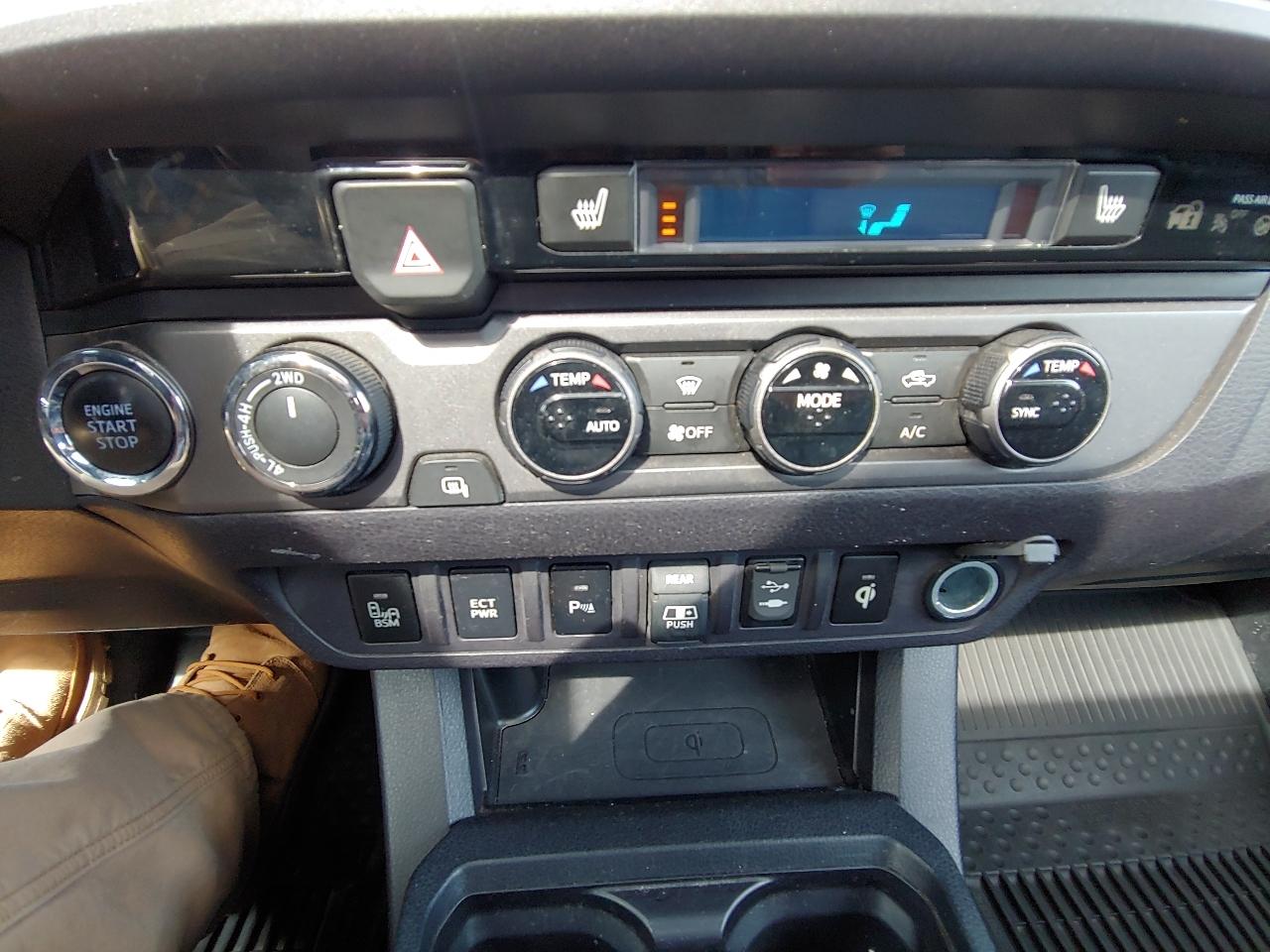 Toyota Tacoma TRD Off Road Double Cab 5' Bed V6 4x4 AT (Natl) 2018