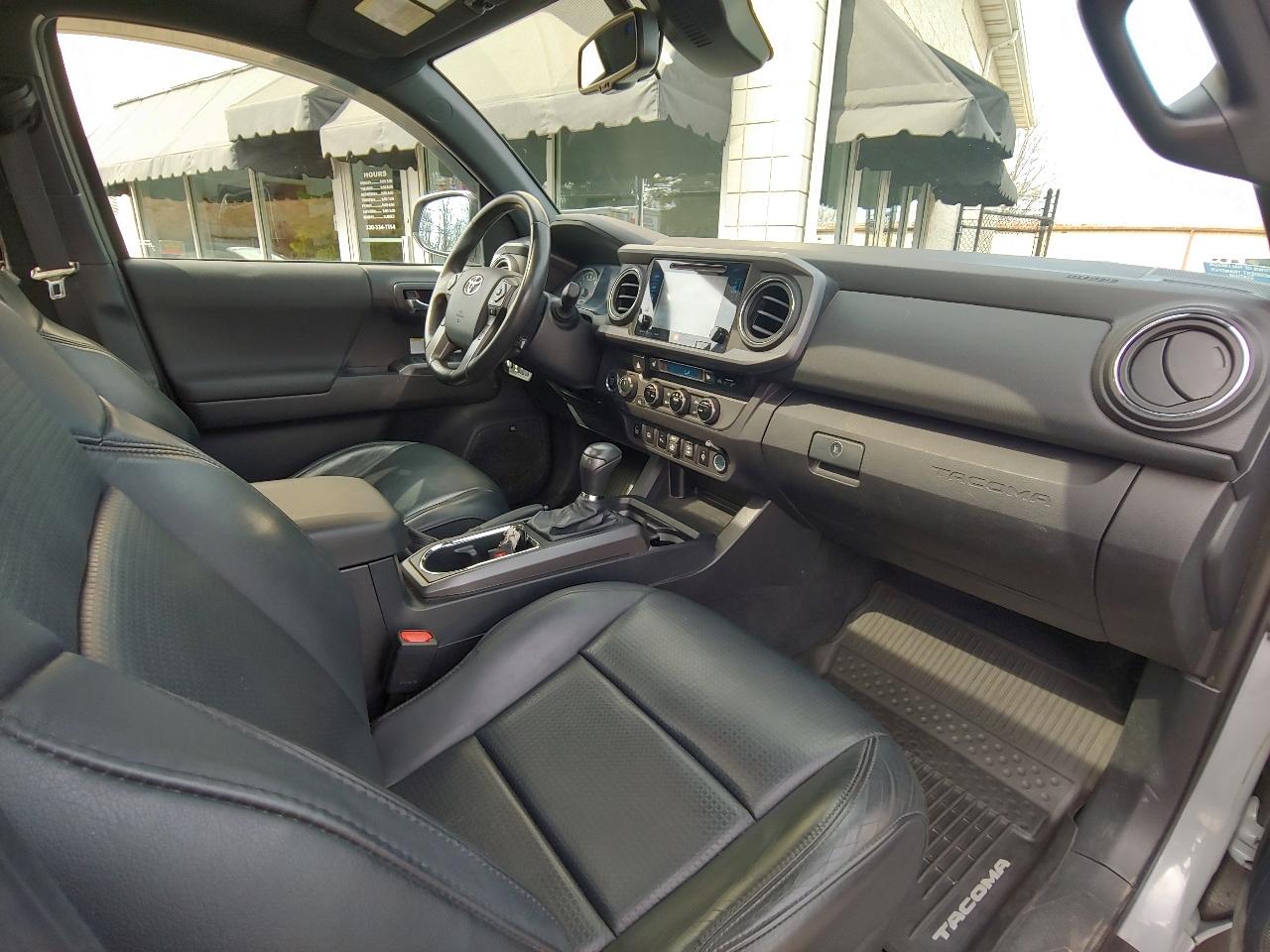 Toyota Tacoma TRD Off Road Double Cab 5' Bed V6 4x4 AT (Natl) 2018