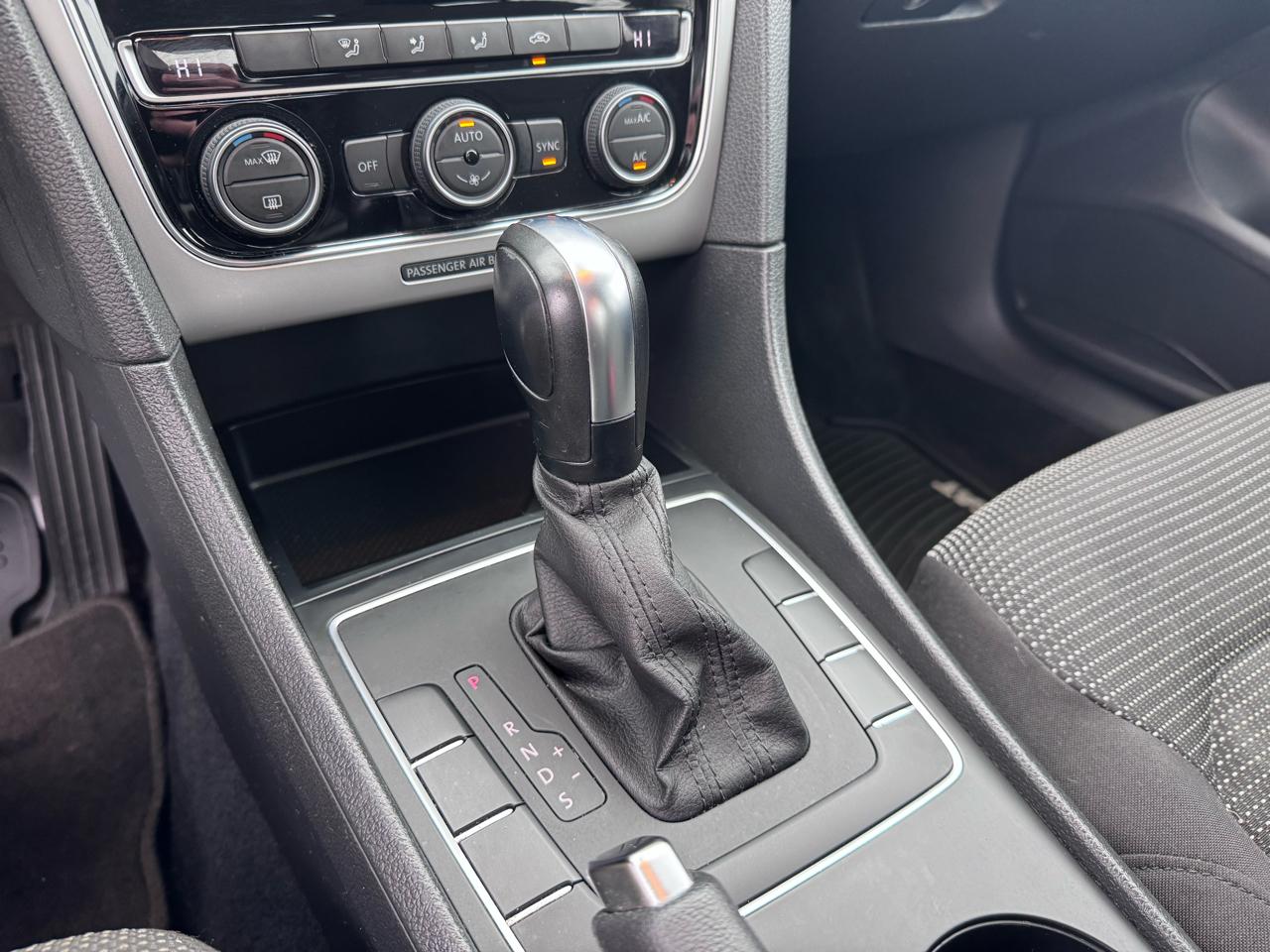 Volkswagen Passat 1.8T S Auto 2017