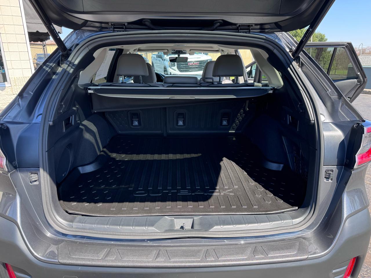 Subaru Outback Limited XT CVT 2021