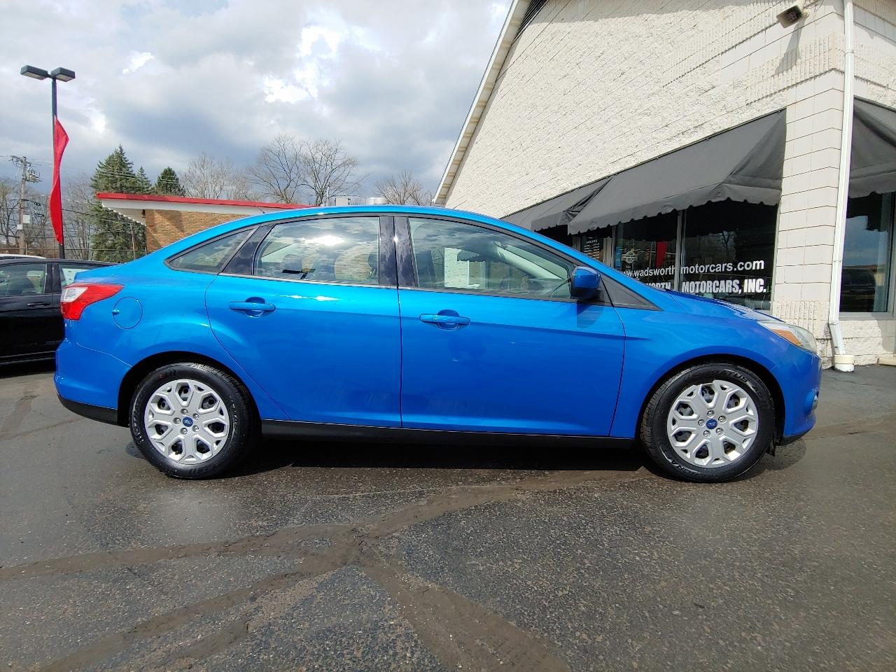 Ford Focus 4dr Sdn SE 2012
