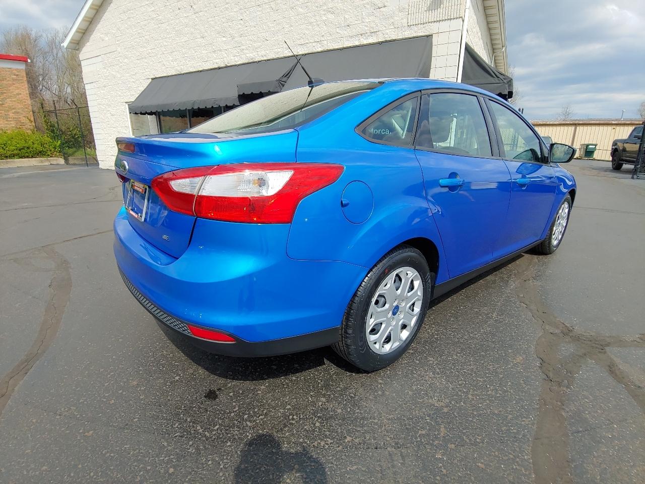 Ford Focus 4dr Sdn SE 2012