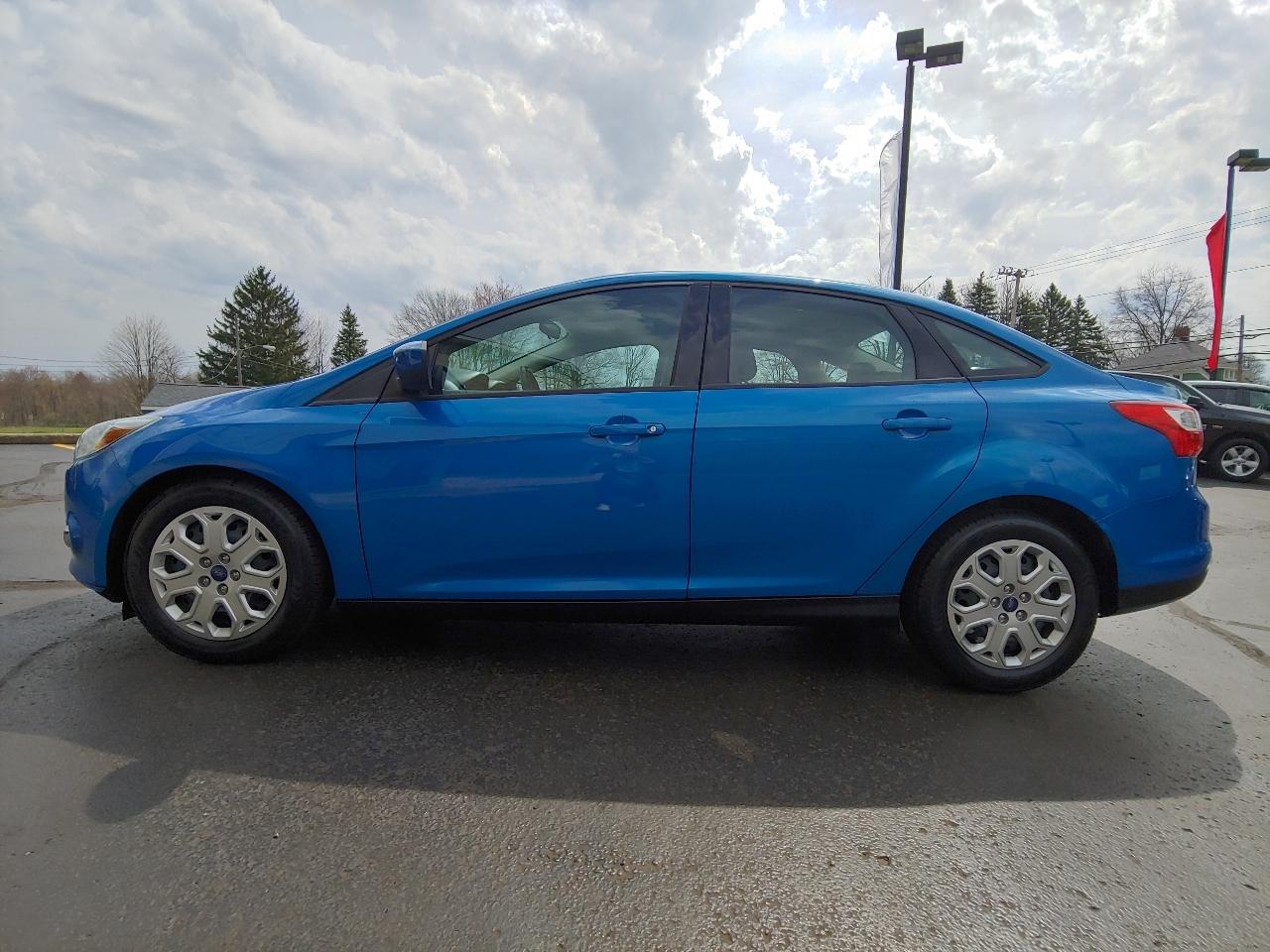 Ford Focus 4dr Sdn SE 2012