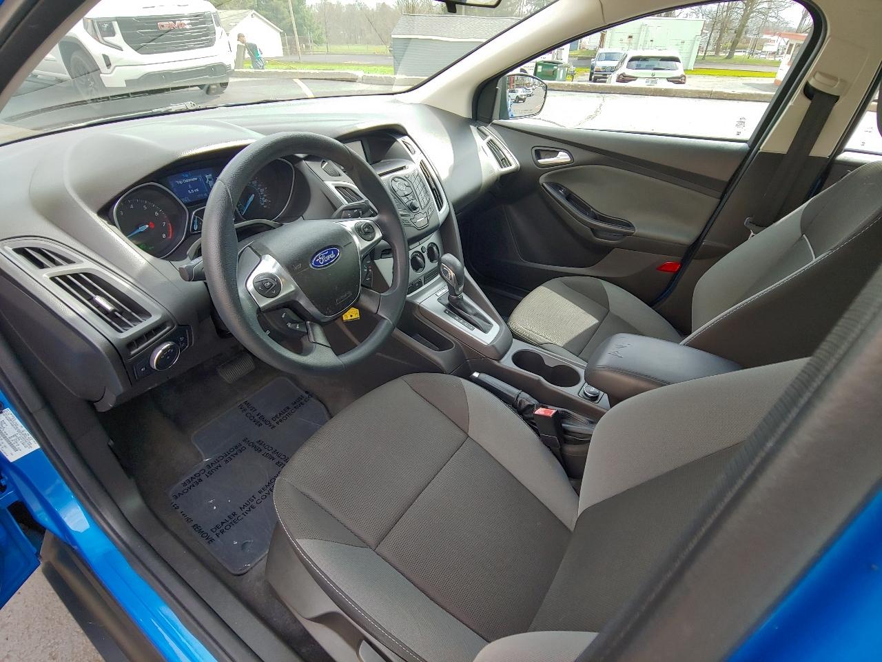 Ford Focus 4dr Sdn SE 2012