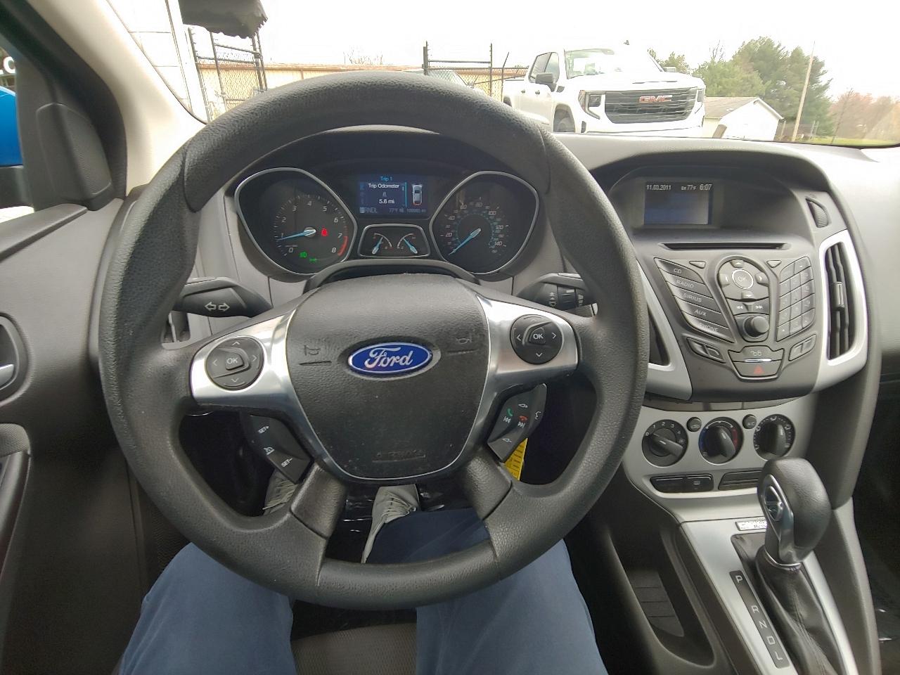 Ford Focus 4dr Sdn SE 2012