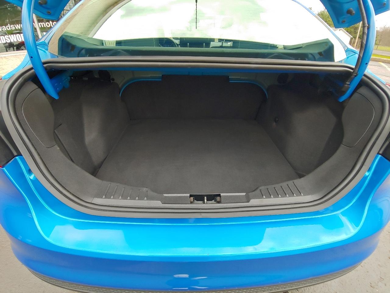 Ford Focus 4dr Sdn SE 2012