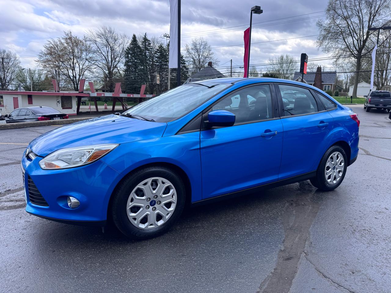 Ford Focus 4dr Sdn SE 2012