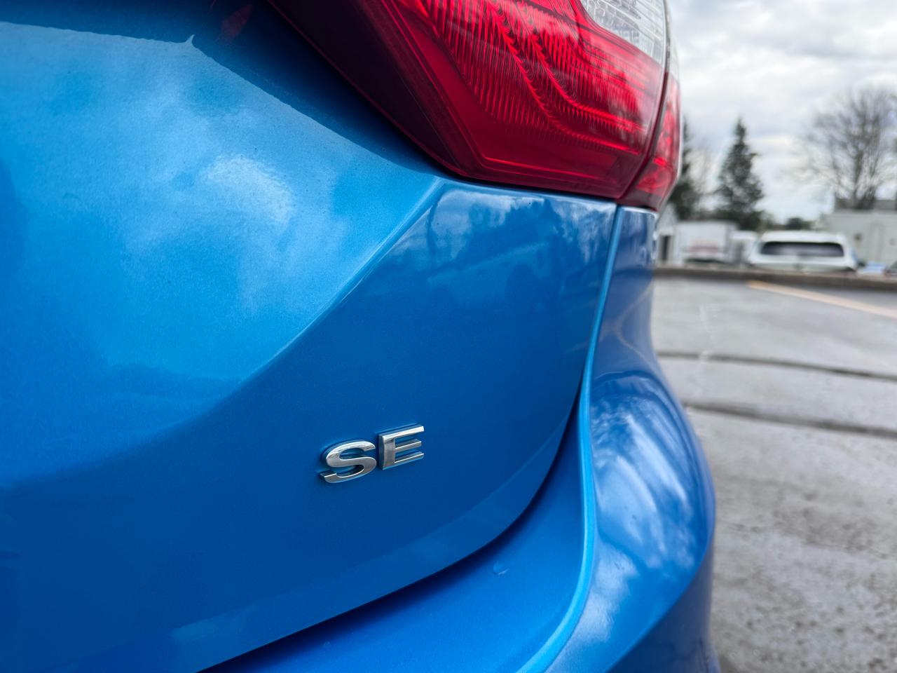 Ford Focus 4dr Sdn SE 2012