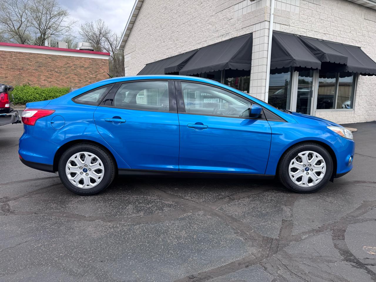 Ford Focus 4dr Sdn SE 2012