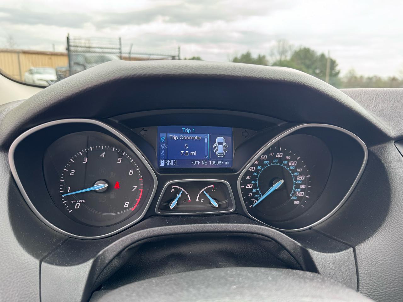 Ford Focus 4dr Sdn SE 2012