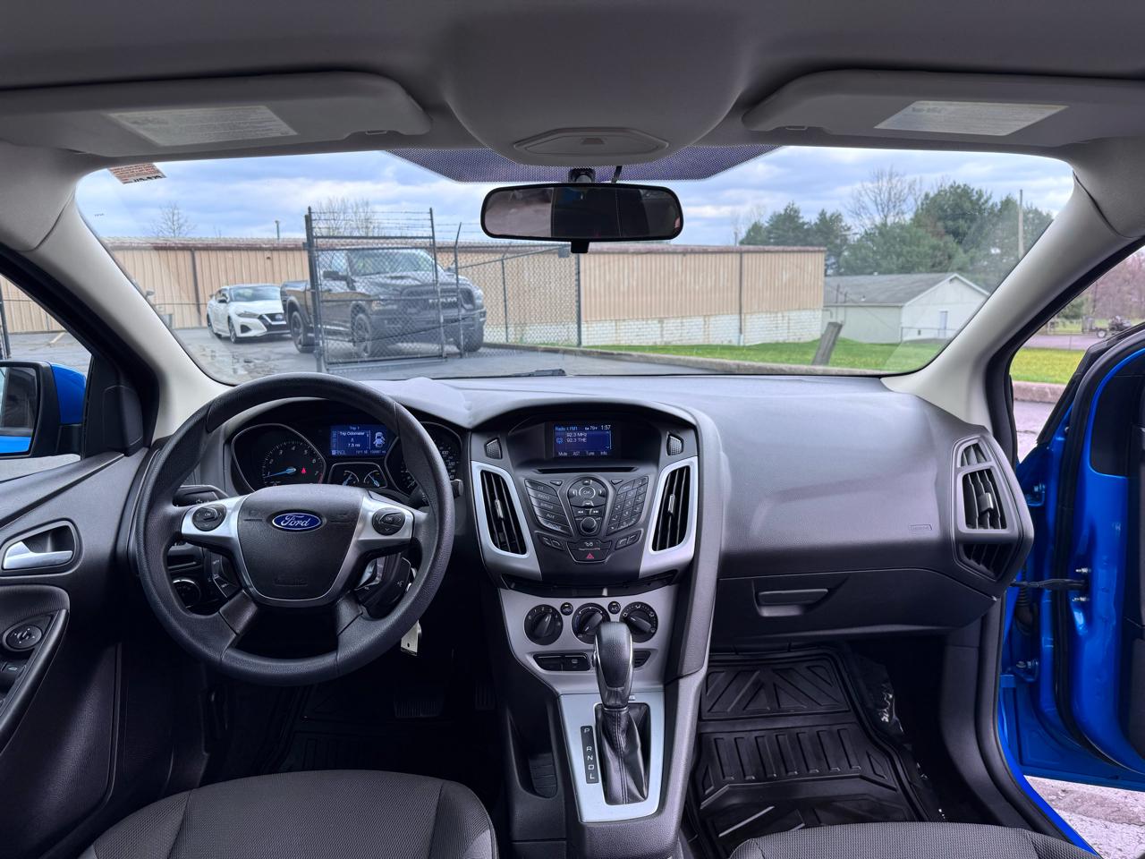 Ford Focus 4dr Sdn SE 2012